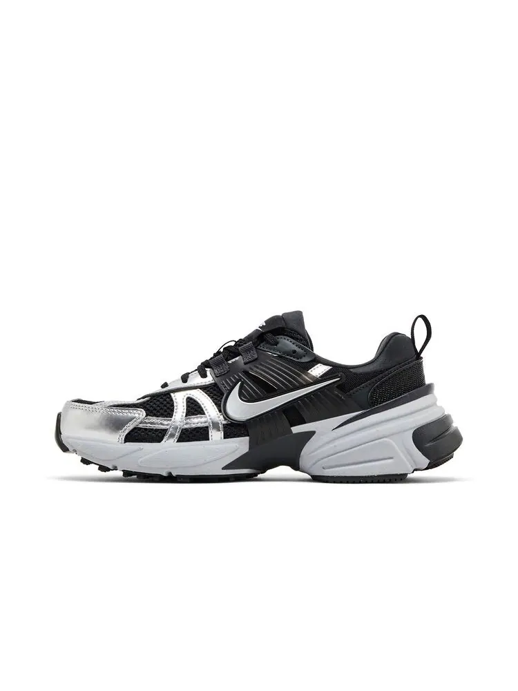 Кроссовки Nike Wmns V2K Run Black Metallic Silver — изображение 3 из 6