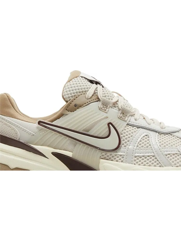 Кроссовки Wmns V2K Run 'Light Orewood Brown' — изображение 2 из 4, бежевый