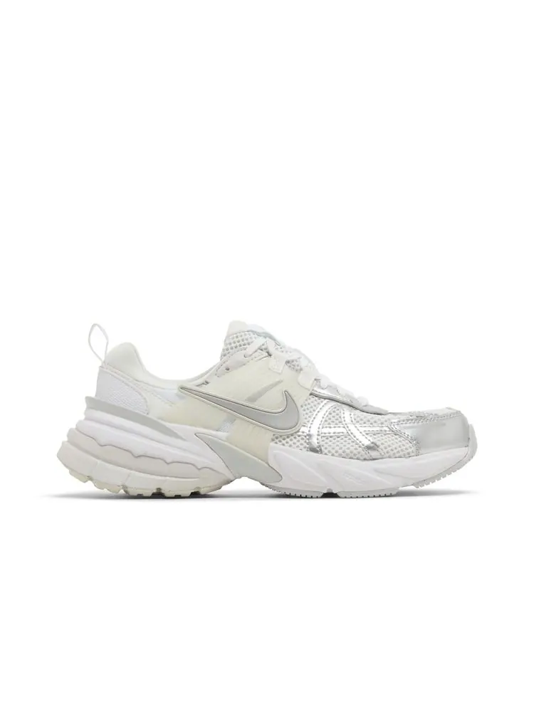Кроссовки Wmns V2K Run 'Metallic Silver' — изображение 1 из 8, металлик серебристый