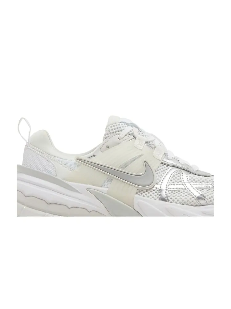 Кроссовки Wmns V2K Run 'Metallic Silver' — изображение 2 из 8, металлик серебристый