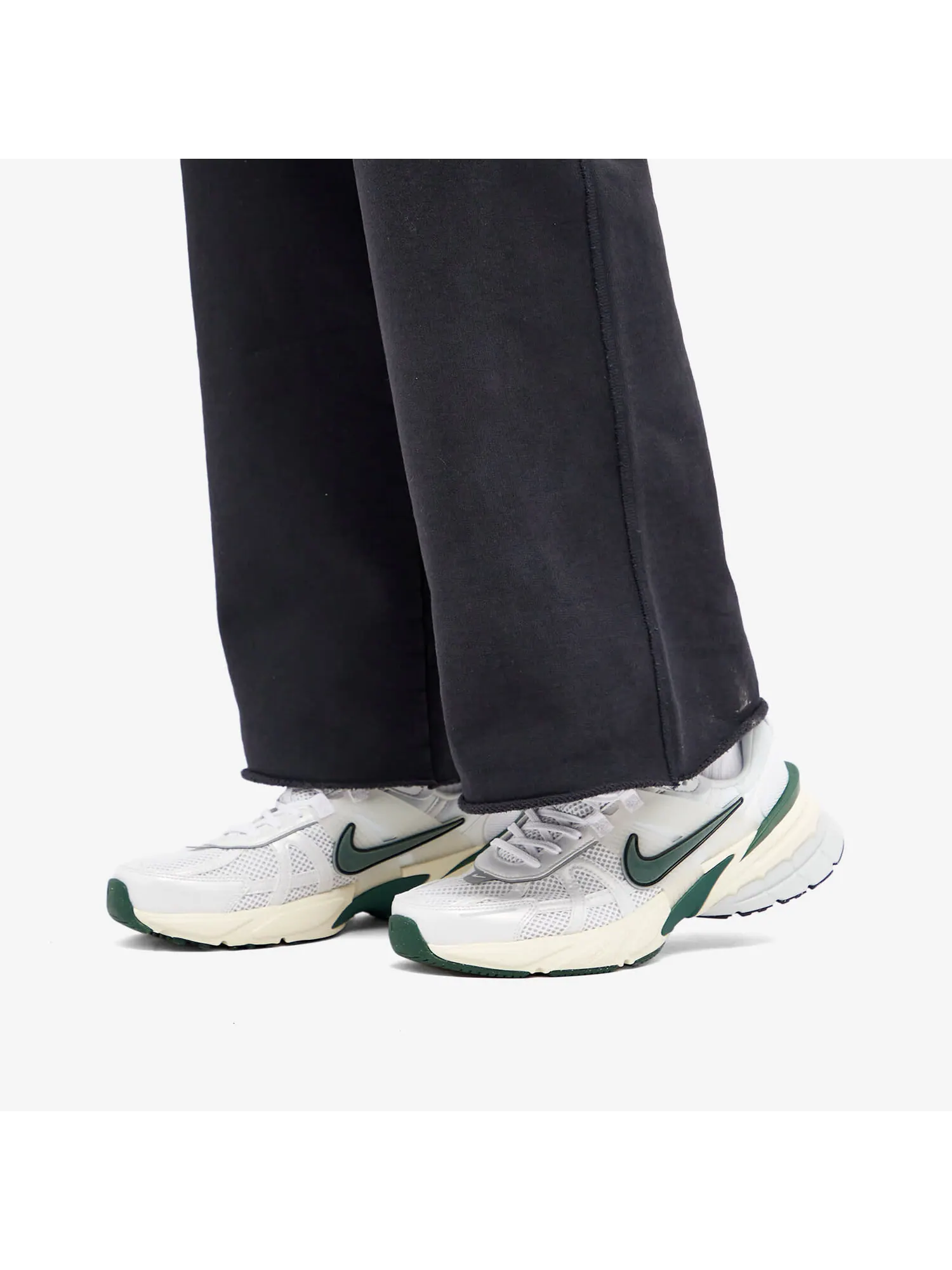 Кроссовки Nike W V2k Run — изображение 2 из 6, белый/зеленый