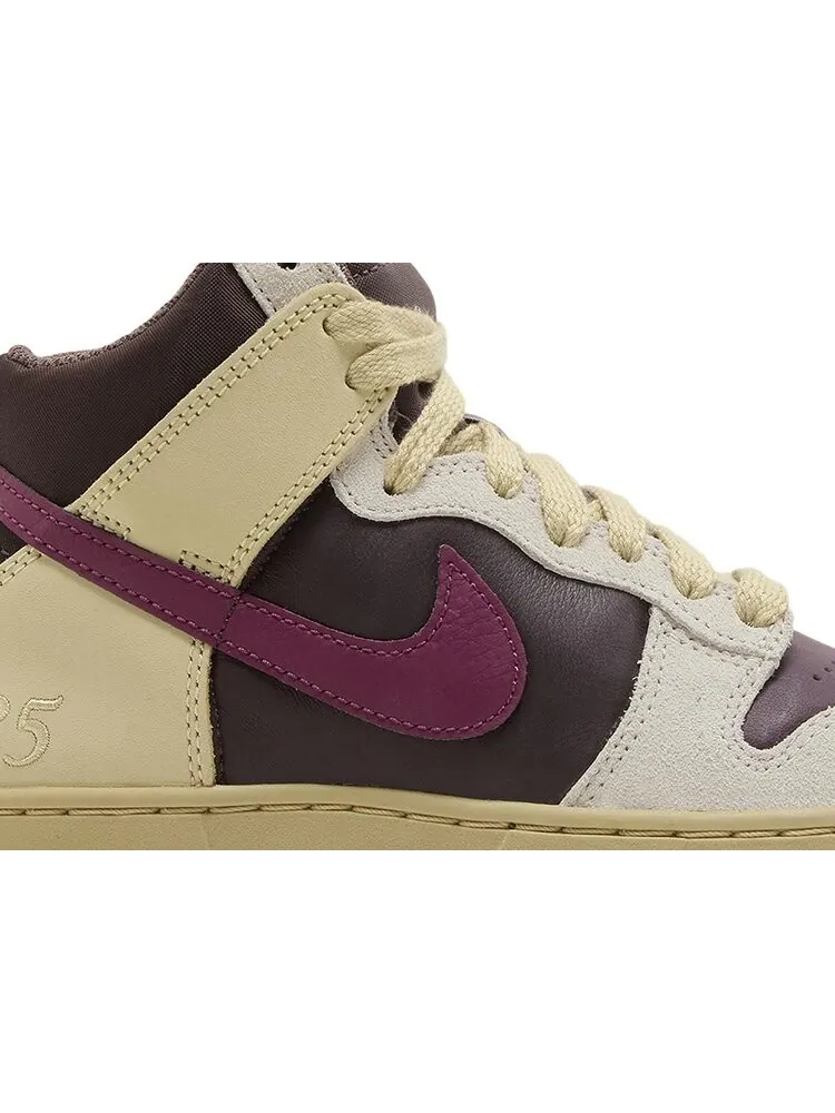 Кроссовки Wmns Dunk High 1985 'Valentine's Day' — изображение 2 из 4, красный