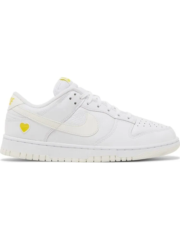 Кроссовки Wmns Dunk Low 'Valentine's Day - Yellow Heart' — изображение 1 из 4, белый
