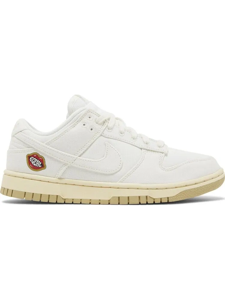Кроссовки Wmns Dunk Low SE 'The Future is Equal' — изображение 1 из 4, бежевый