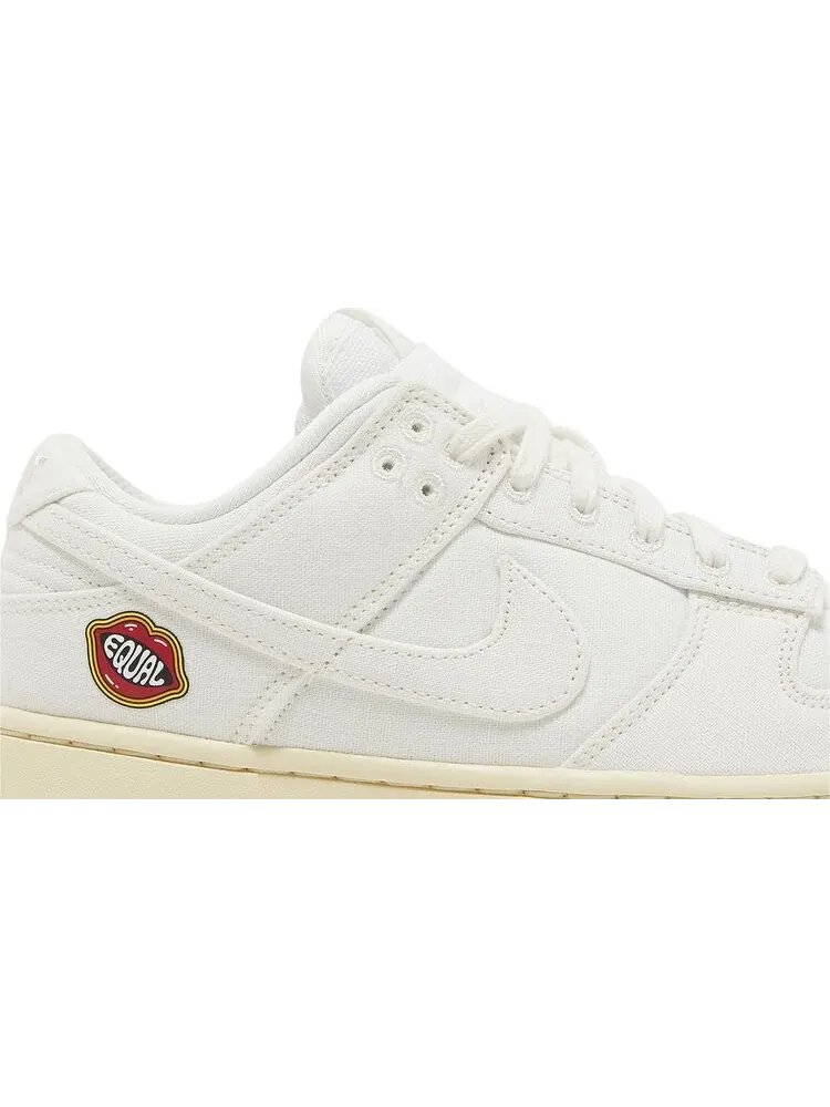 Кроссовки Wmns Dunk Low SE 'The Future is Equal' — изображение 2 из 4, бежевый