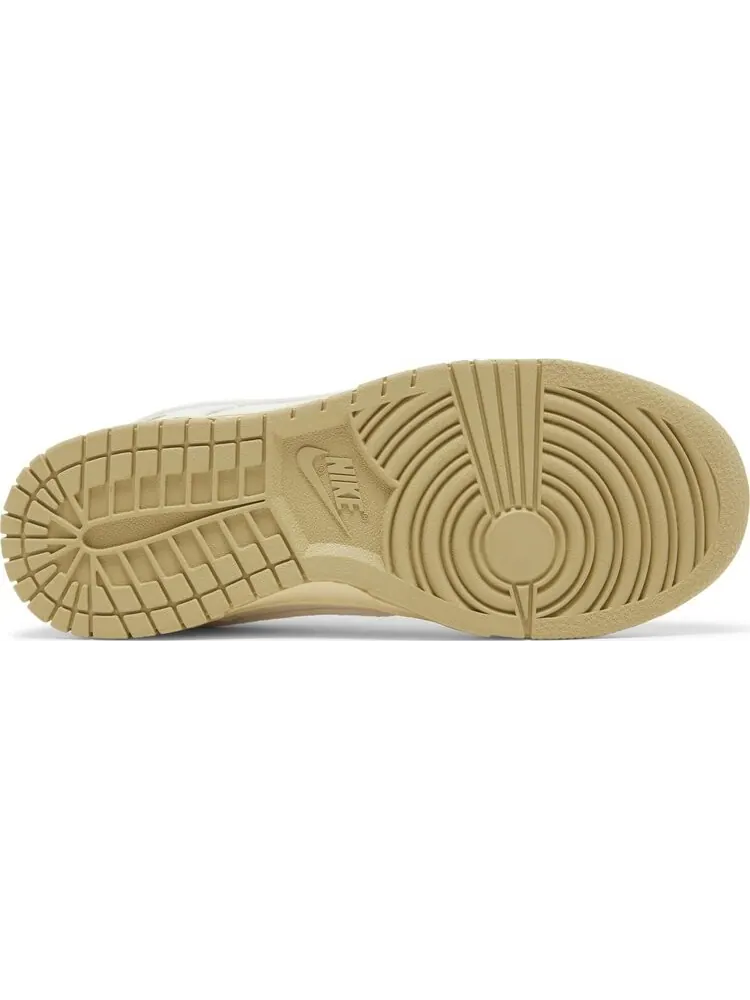 Кроссовки Wmns Dunk Low SE 'The Future is Equal' — изображение 4 из 4, бежевый