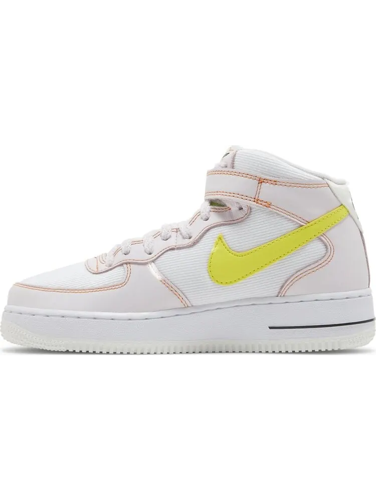 Кроссовки Wmns Air Force 1 '07 Mid 'Feel Love' — изображение 3 из 4, белый