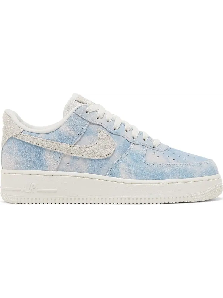 Кроссовки Wmns Air Force 1 '07 SE 'Clouds' — изображение 1 из 4, синий