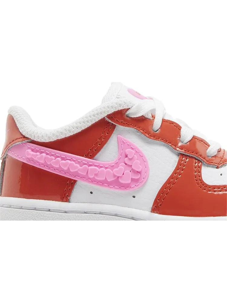 Кроссовки Force 1 Low TD 'Valentine's Day 2023' — изображение 2 из 4, красный