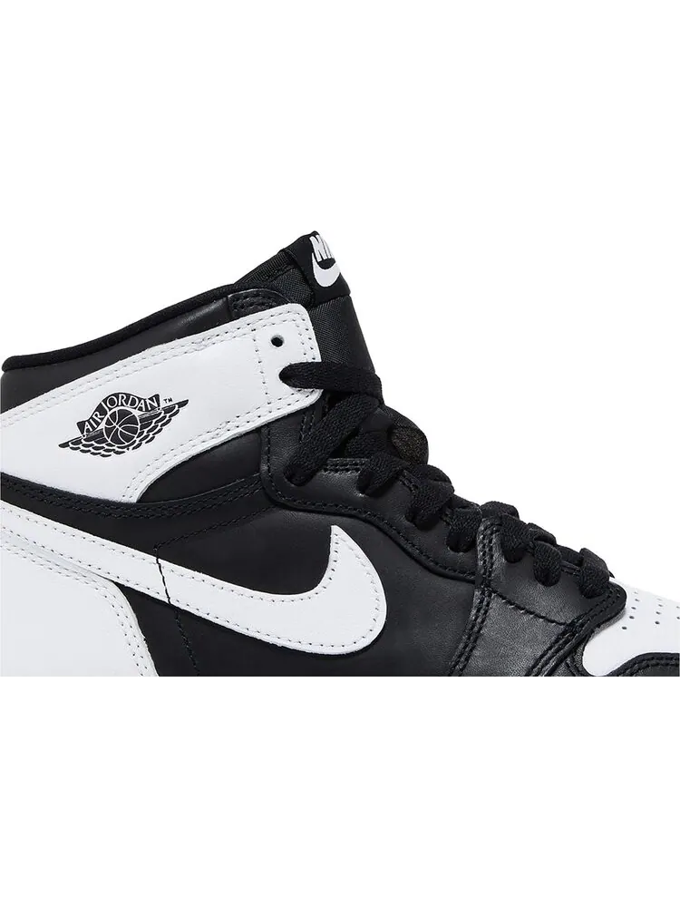 Кроссовки Air Jordan 1 Retro High OG GS 'Black White 2.0' — изображение 2 из 4, черный