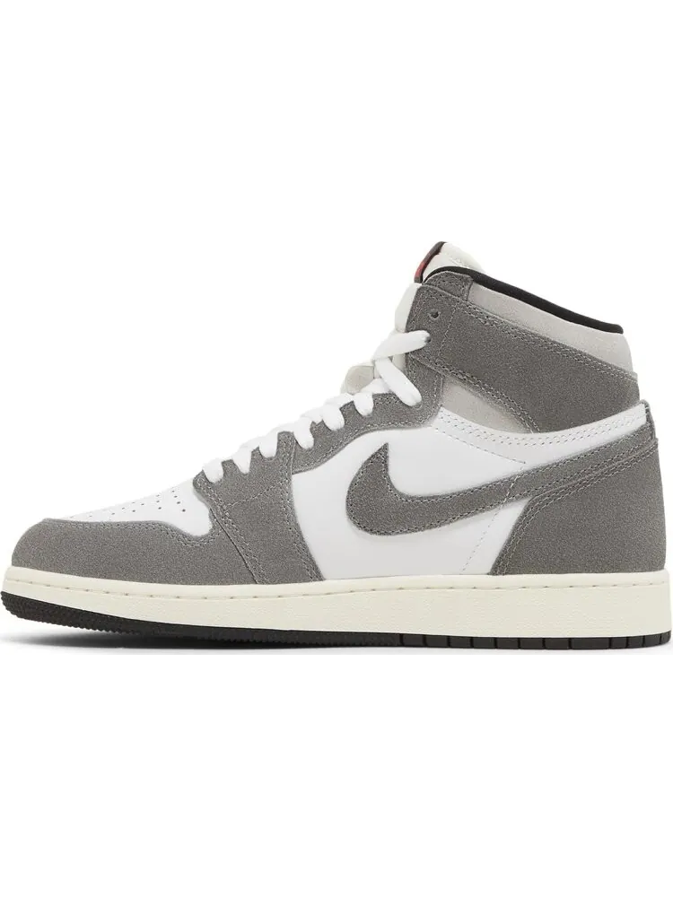 Кроссовки Air Jordan 1 Retro High OG GS 'Washed Black' — изображение 3 из 4, серый