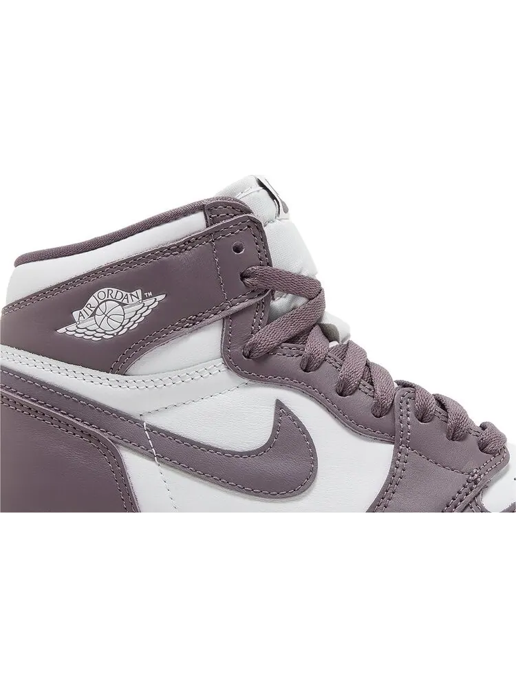 Кроссовки Air Jordan 1 Retro High OG GS 'Mauve' — изображение 2 из 4, фиолетовый