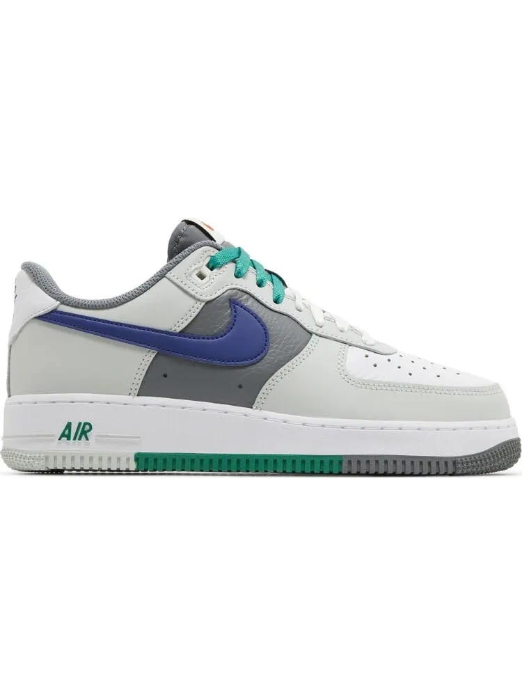 Кроссовки Air Force 1 '07 LV8 'Split - Light Silver Deep Royal' — изображение 1 из 4, серый