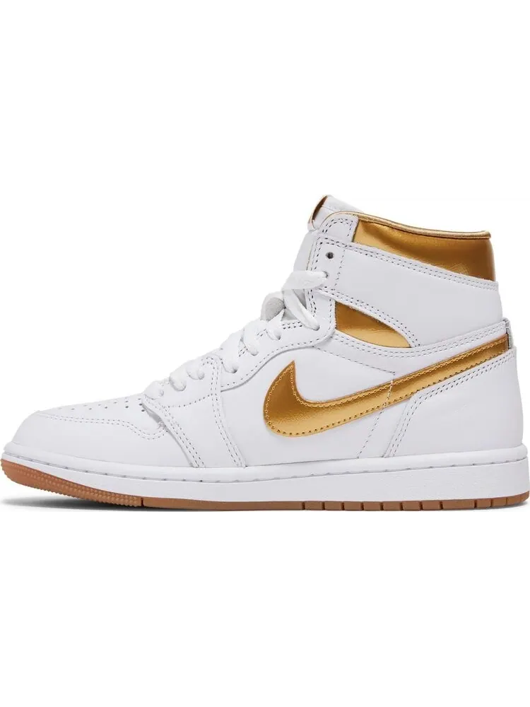 Кроссовки Wmns Air Jordan 1 Retro High OG 'Metallic Gold' — изображение 3 из 4, белый