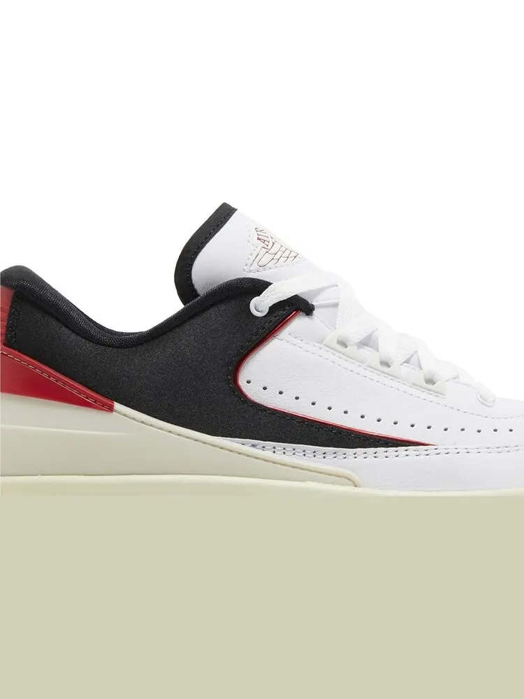 Кроссовки Wmns Air Jordan 2 Retro Low 'Chicago Twist' — изображение 2 из 4, белый