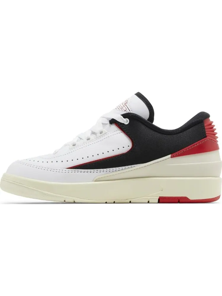 Кроссовки Wmns Air Jordan 2 Retro Low 'Chicago Twist' — изображение 3 из 4, белый