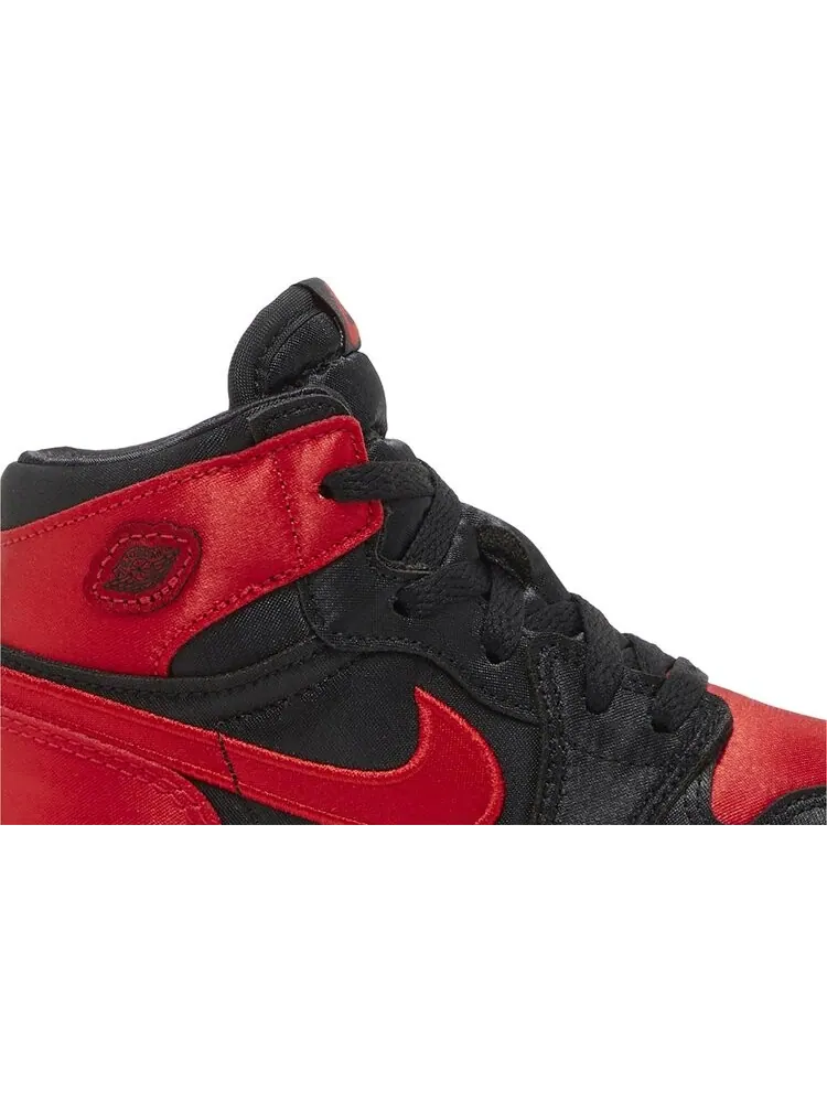 Кроссовки Air Jordan 1 Retro High OG TD 'Satin Bred' 2023 — изображение 2 из 4, красный