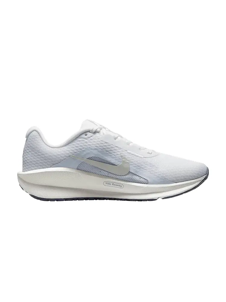 Кроссовки Nike Wmns Downshifter 13 'White Metallic Silver' — изображение 1 из 1, серый