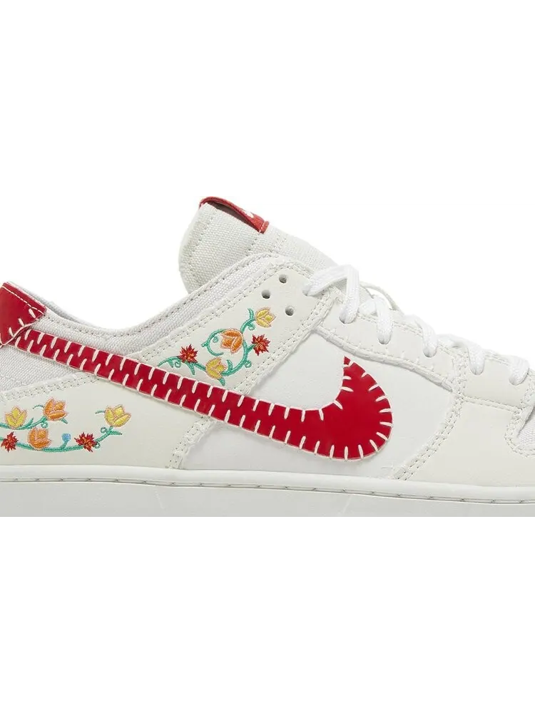 Кроссовки Dunk Low Decon SB 'N7 - Sail University Red' — изображение 2 из 4, белый