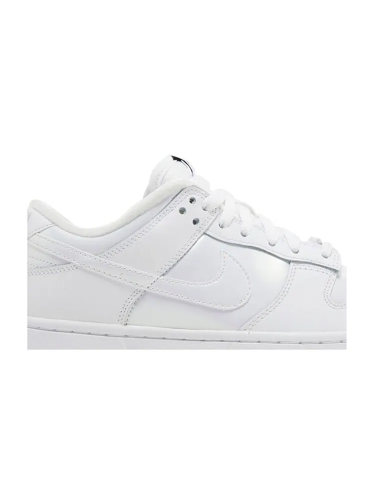 Кроссовки Nike Wmns Dunk Low SE 'Dance Pack - White Iridescent' — изображение 3 из 9, белый/белый/белый/белый