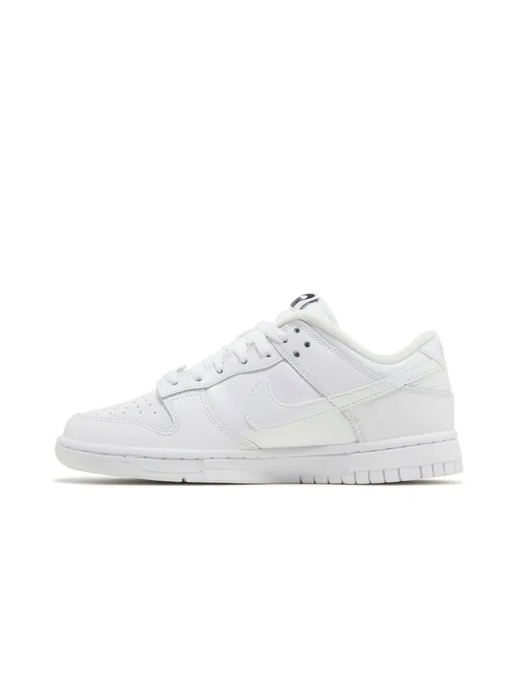 Кроссовки Nike Wmns Dunk Low SE 'Dance Pack - White Iridescent' — изображение 4 из 9, белый/белый/белый/белый