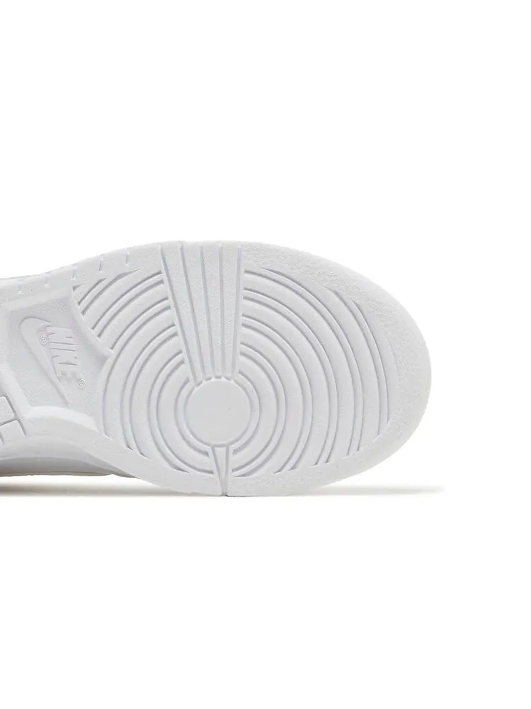 Кроссовки Nike Wmns Dunk Low SE 'Dance Pack - White Iridescent' — изображение 6 из 9, белый/белый/белый/белый