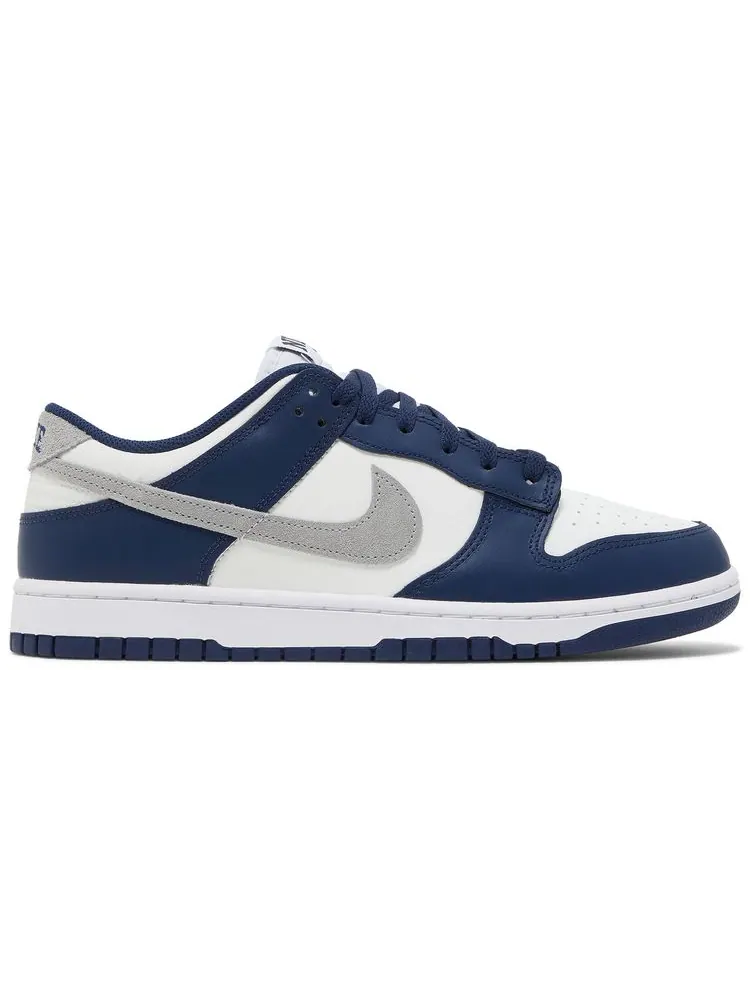 Кроссовки Nike Dunk Low 'Midnight Navy Smoke Grey' — изображение 1 из 8, синий