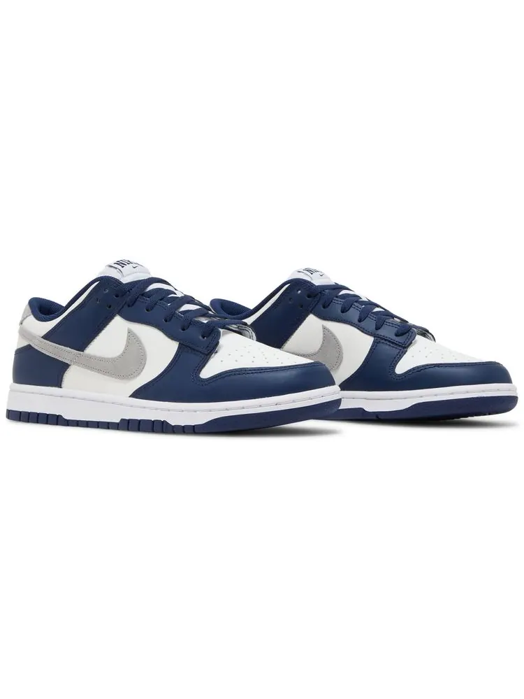 Кроссовки Nike Dunk Low 'Midnight Navy Smoke Grey' — изображение 8 из 8, синий