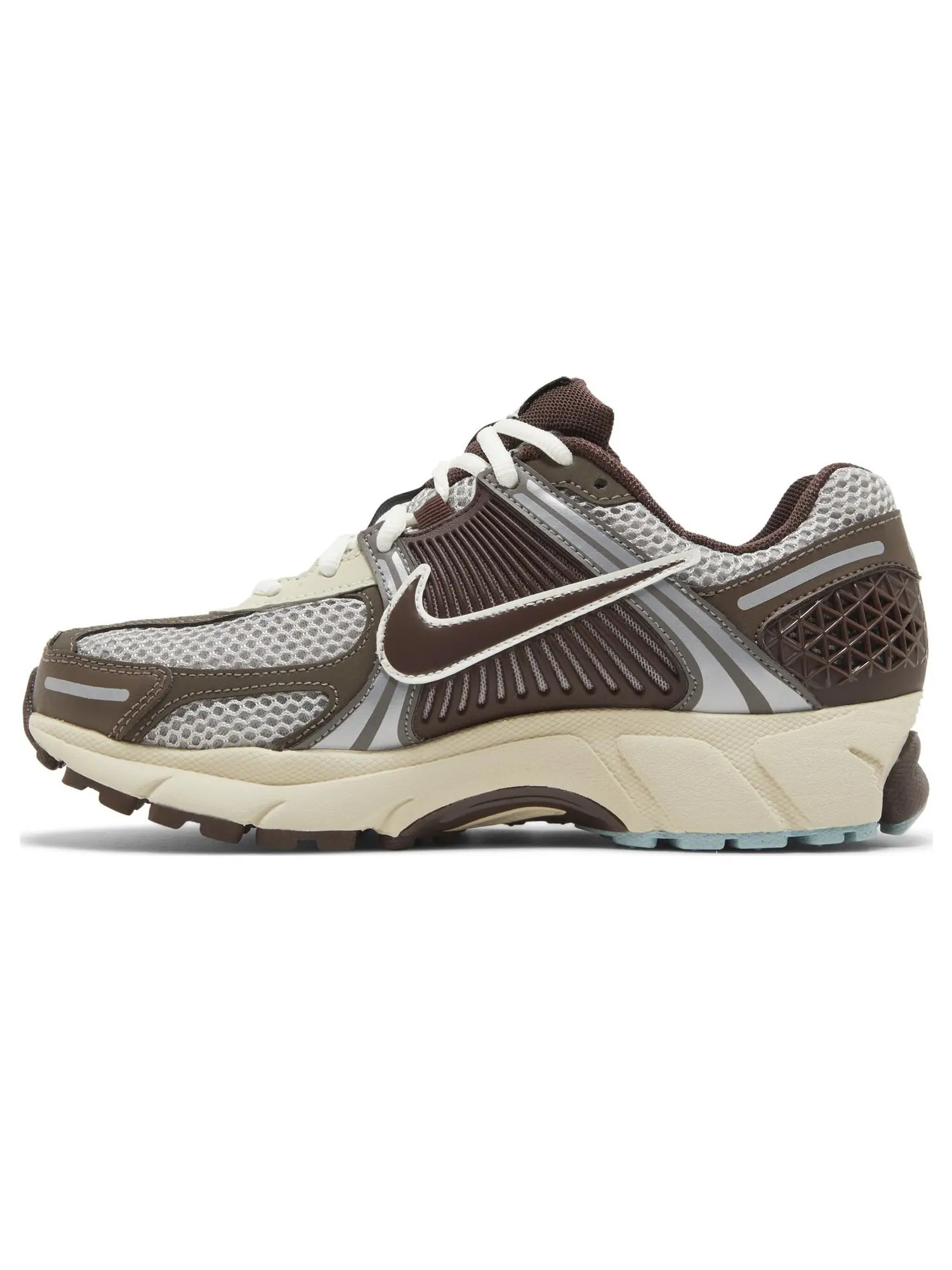 Кроссовки Nike Wmns Zoom Vomero 5 'Earth Fossil' — изображение 3 из 8, коричневый
