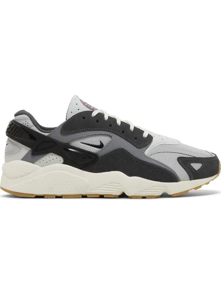 Кроссовки Air Huarache Runner 'Light Smoke Grey Gum' — изображение 1 из 4, серый