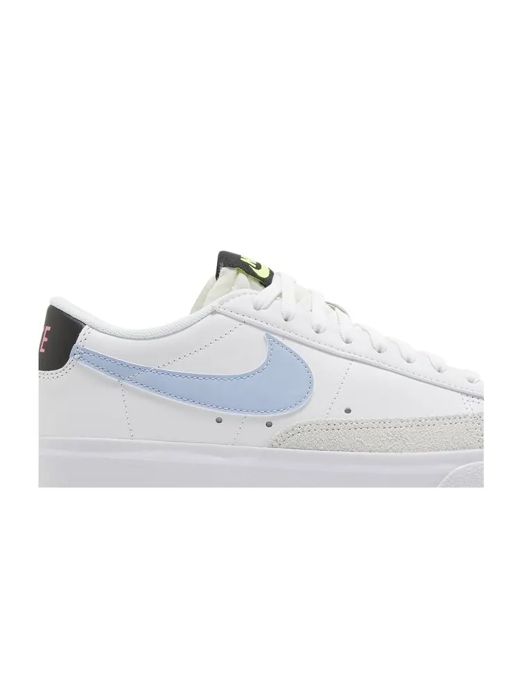 Кроссовки Nike Wmns Blazer Low Platform — изображение 2 из 4, белый