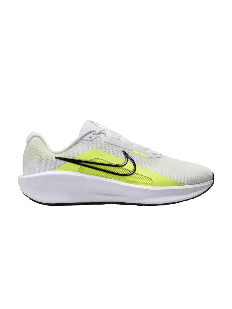 Кроссовки Nike Downshifter 13 Extra Wide 'White Light Lemon Twist' — изображение 1 из 1, белый/светлый//черный
