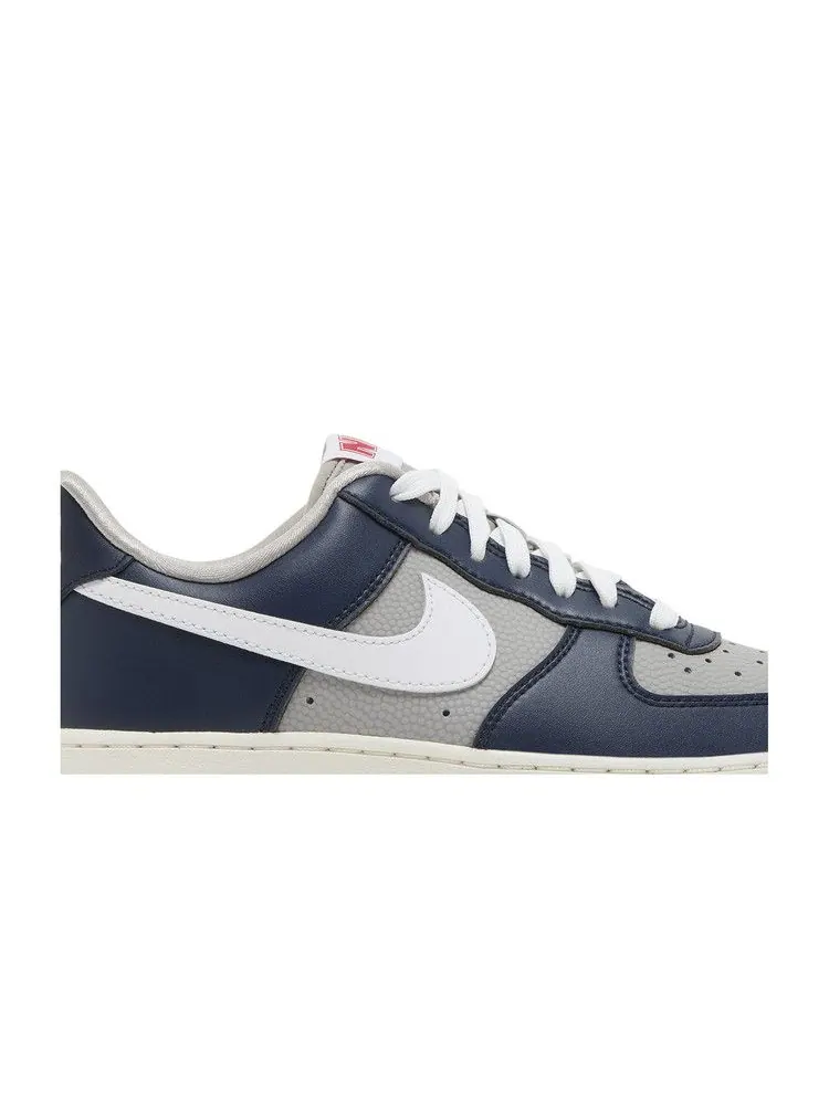 Кроссовки Nike Wmns Air Force 1 Low 'Be True To Her School - Georgetown' — изображение 3 из 9