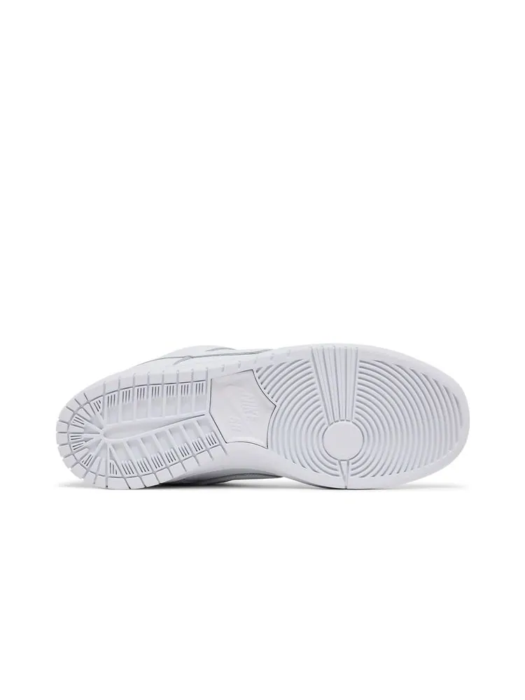 Кроссовки Dunk Low Pro SB 'Triple White' — изображение 4 из 8, белый