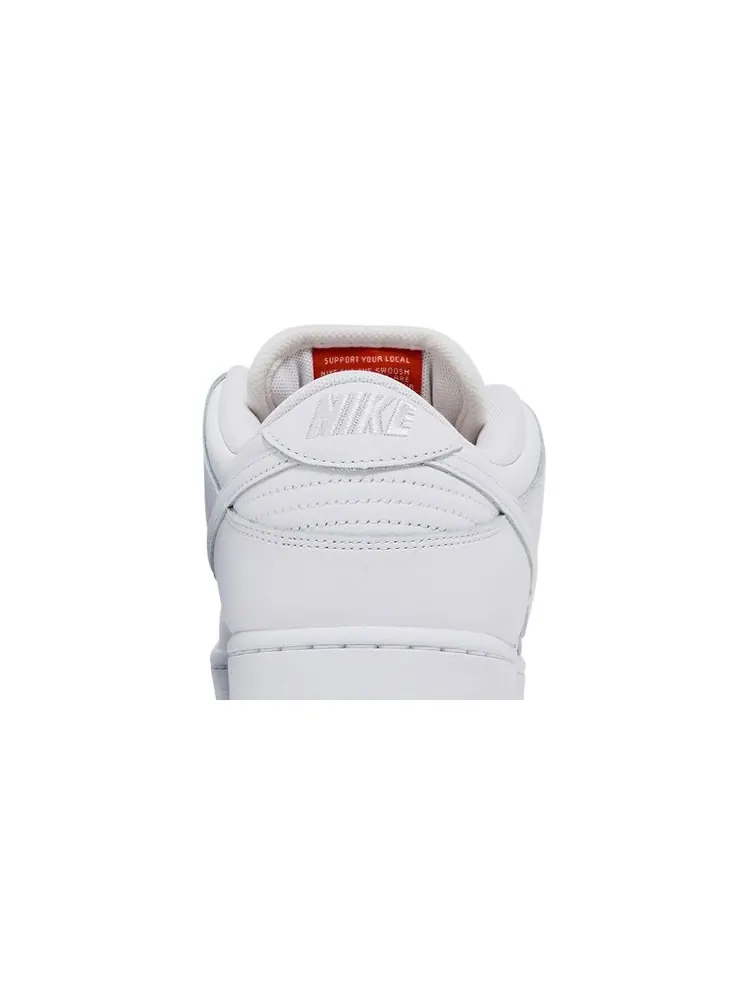 Кроссовки Dunk Low Pro SB 'Triple White' — изображение 7 из 8, белый
