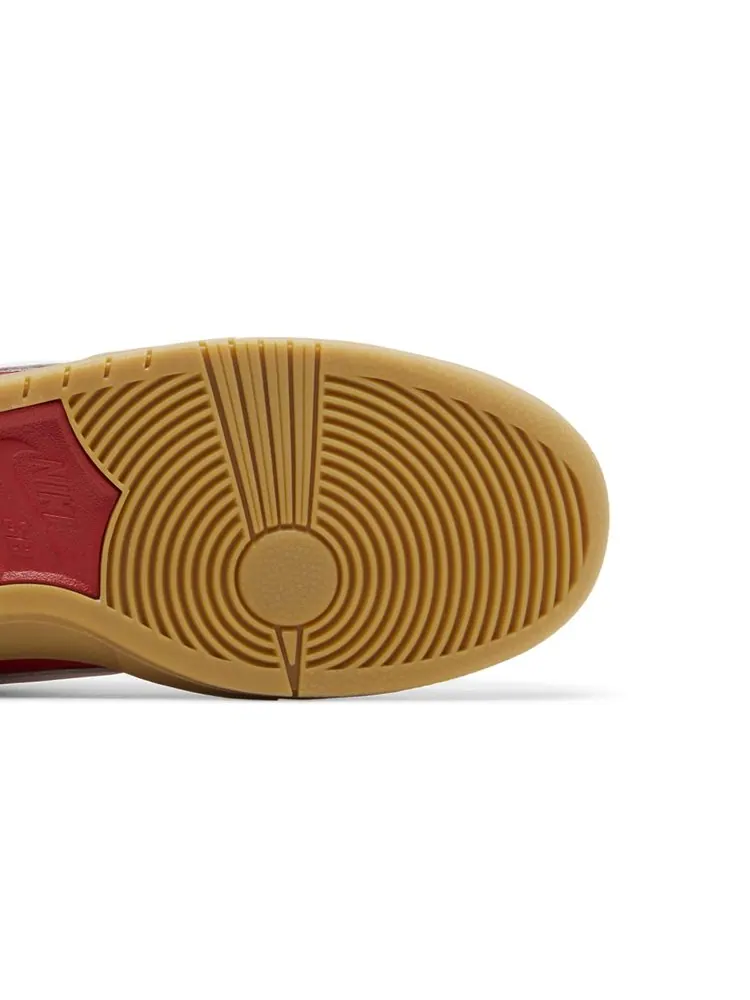 Кроссовки Dunk Low Pro SB 'University Red Gum' — изображение 5 из 8, красный