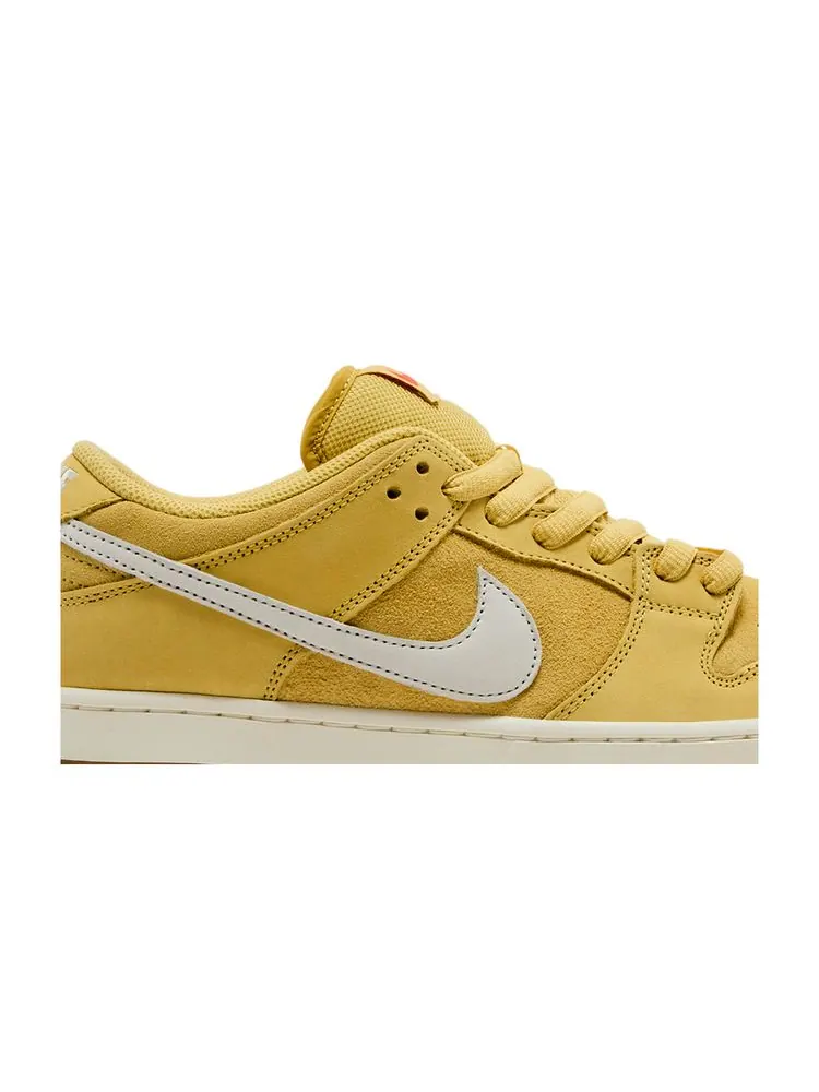 Кроссовки Dunk Low Pro SB 'Saturn Gold' — изображение 2 из 8, золотистый
