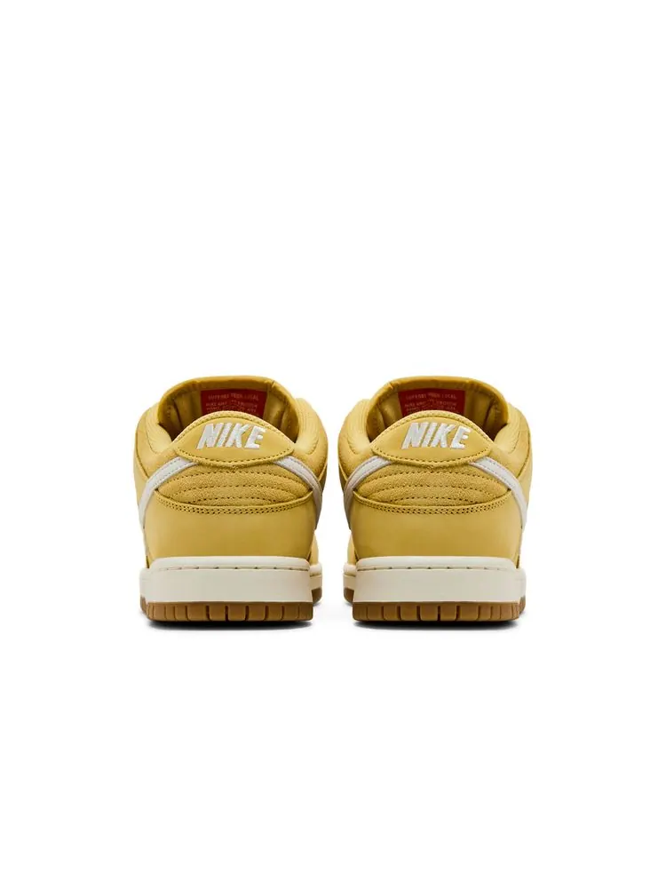Кроссовки Dunk Low Pro SB 'Saturn Gold' — изображение 6 из 8, золотистый