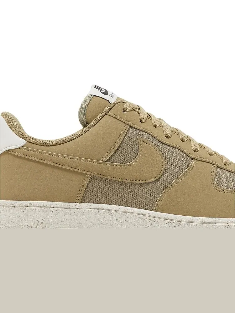Кроссовки Air Force 1 '07 LV8 'Neutral Olive' — изображение 2 из 4, зеленый