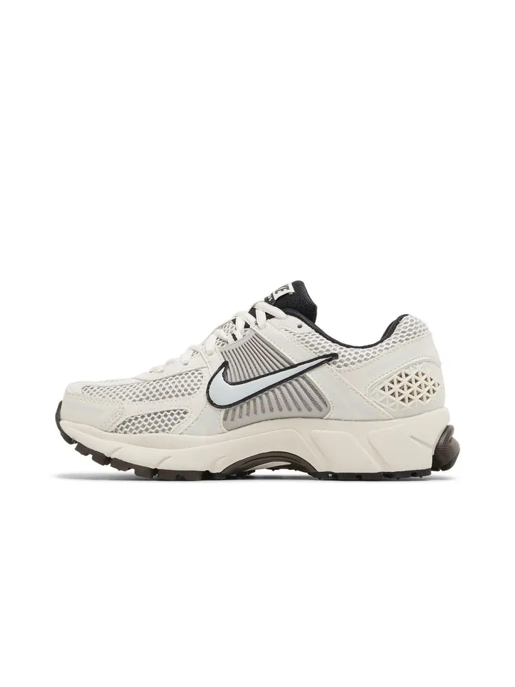 Кроссовки Wmns Air Zoom Vomero 5 'Phantom' — изображение 3 из 8, фантомный