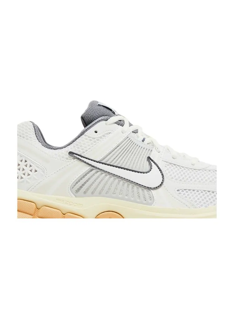 Кроссовки Wmns Air Zoom Vomero 5 'Summit White Pure Platinum' — изображение 2 из 8, белый платиновый