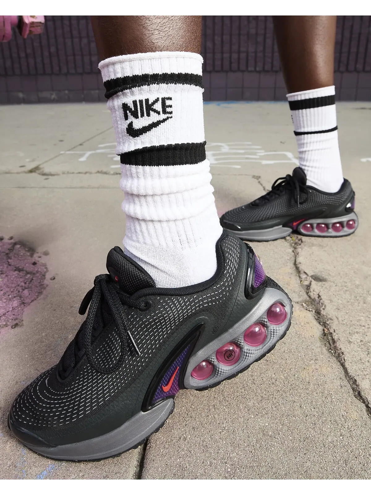 Кроссовки Nike Air Max Dn 'All Night' Women's, черный/малиновый — изображение 10 из 12