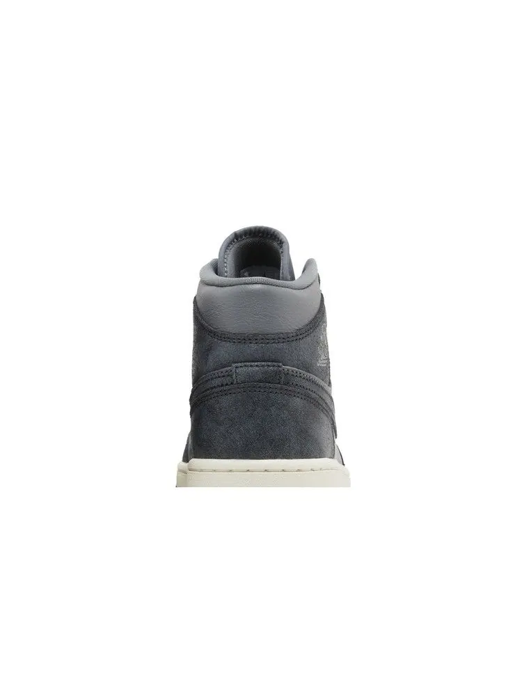 Кроссовки Air Jordan Wmns Air Jordan 1 Mid 'Distressed Smoke Grey' — изображение 8 из 9, серый/черный