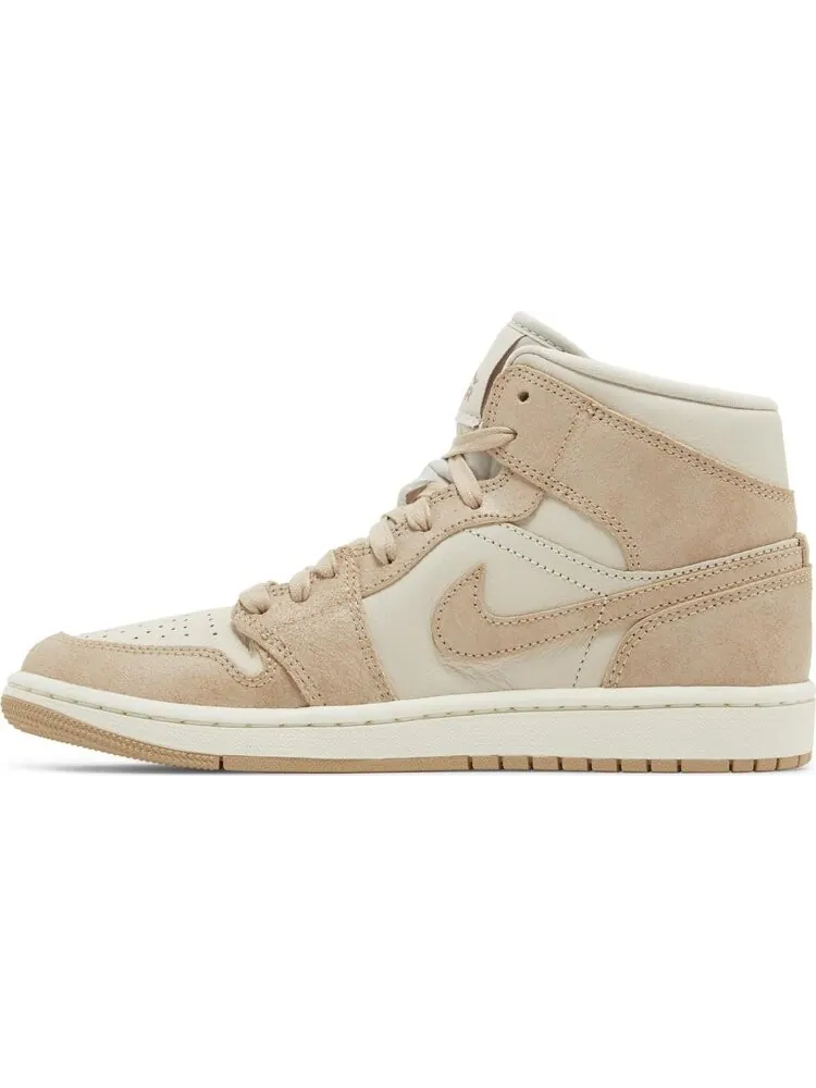 Кроссовки Wmns Air Jordan 1 Mid SE 'Legend Light Brown' — изображение 3 из 4, коричневый