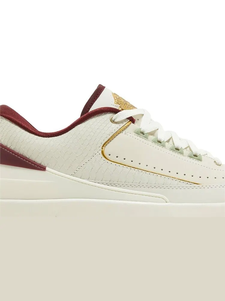 Кроссовки Air Jordan 2 Retro Low 'Year of the Dragon' — изображение 2 из 4, бежевый
