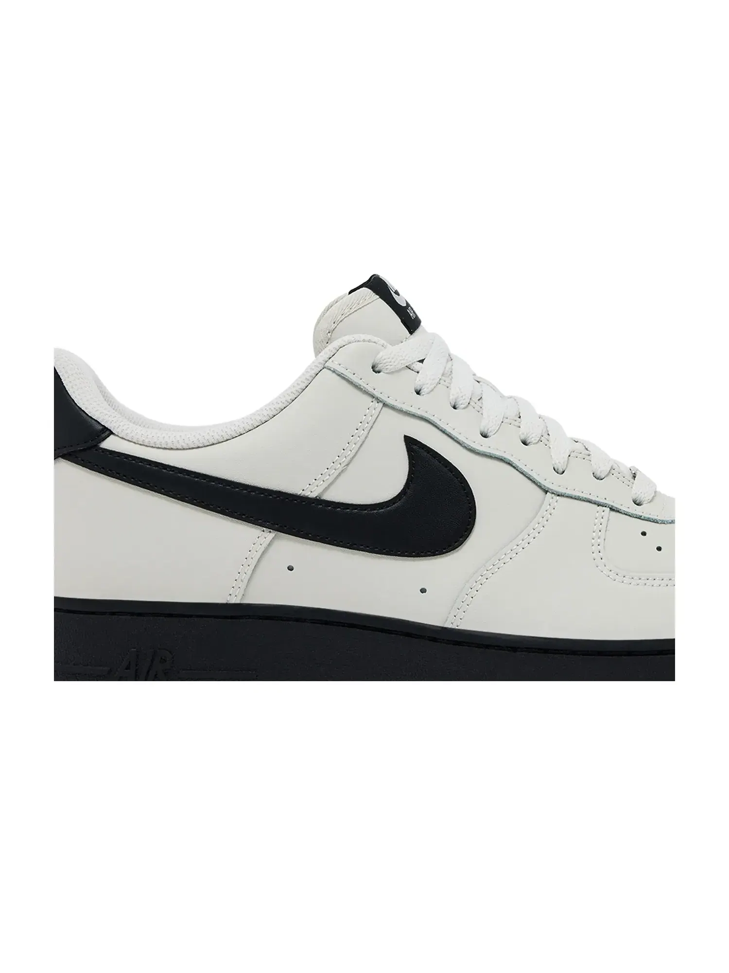 Кроссовки Nike Air Force 1 Light Bone Black — изображение 2 из 8, светлый/черный