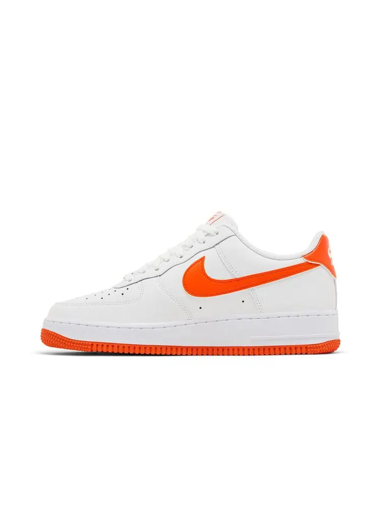 Кроссовки Nike Air Force 1 '07 'Safety Orange' — изображение 4 из 9, белый/оранжевый