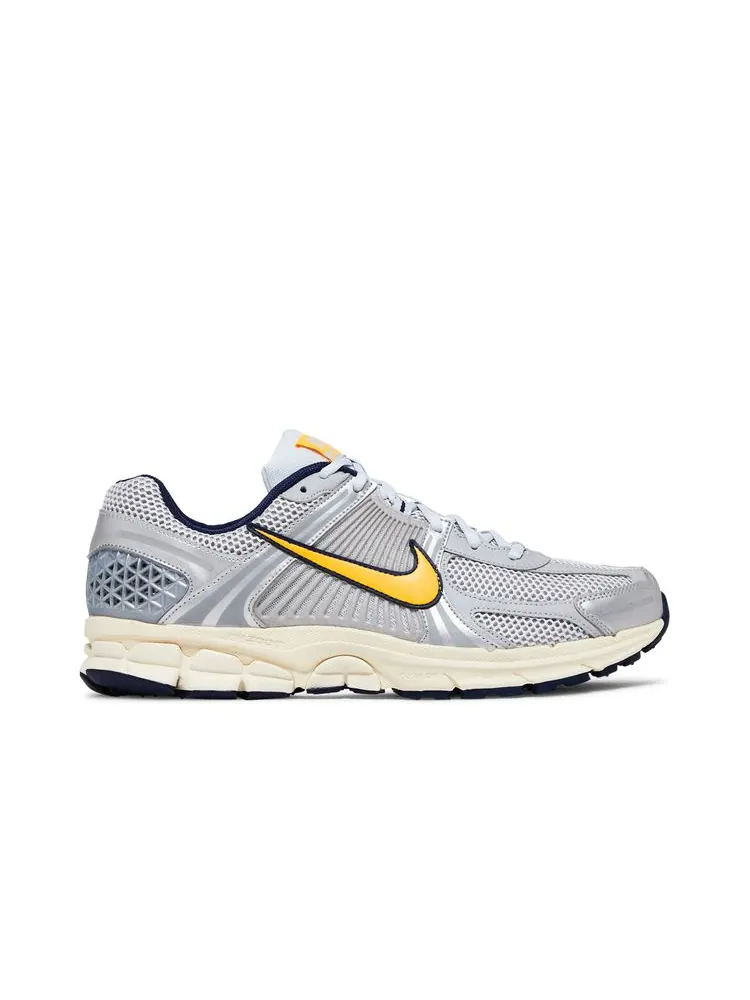 Кроссовки Air Zoom Vomero 5 'Platinum Laser Orange' — изображение 1 из 8, платиновый оранжевый