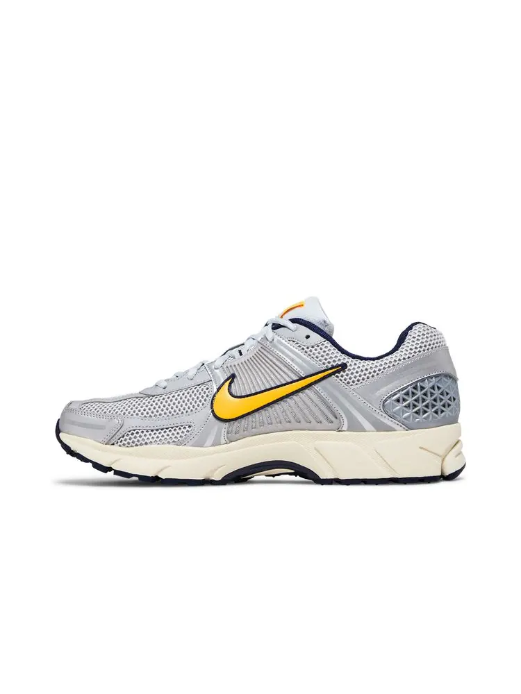 Кроссовки Air Zoom Vomero 5 'Platinum Laser Orange' — изображение 3 из 8, платиновый оранжевый