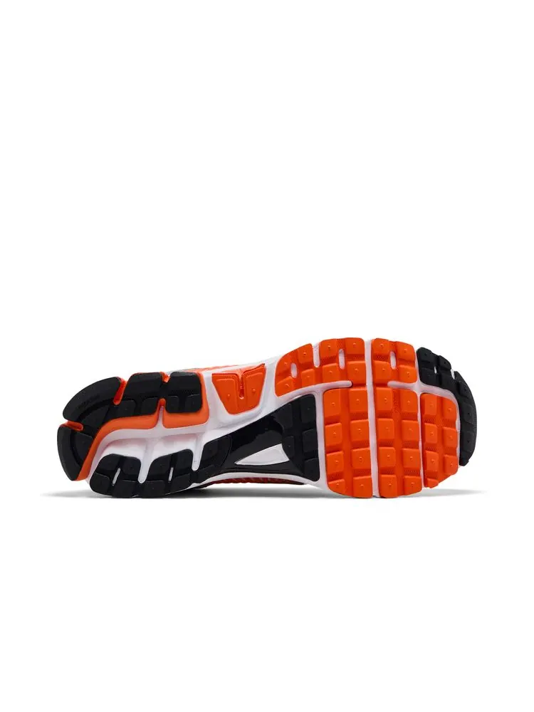 Кроссовки Air Zoom Vomero 5 'Platinum Tint Safety Orange' — изображение 4 из 8, платиновый оранжевый